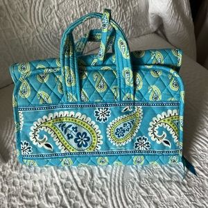 Hanging travel organizer/cosmetic bag